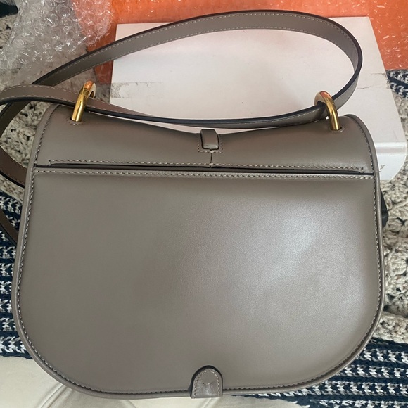 FENDI C’mon Leather Handbag Taupe Dove Gray Full Grain Leather Crossbody - Picture 2 of 8